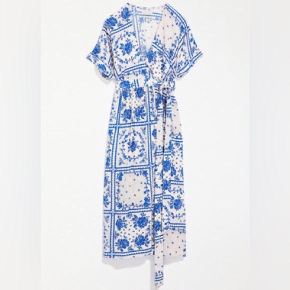 URBAN OUTFITTERS Gabrielle Wrap Dress - Picture 2 of 12